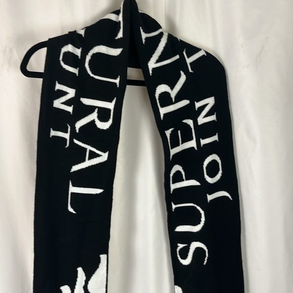 Warner Bros Supernatural Join The Hunt Winter Scarf Black White Pentagram Fringe - Picture 4 of 4